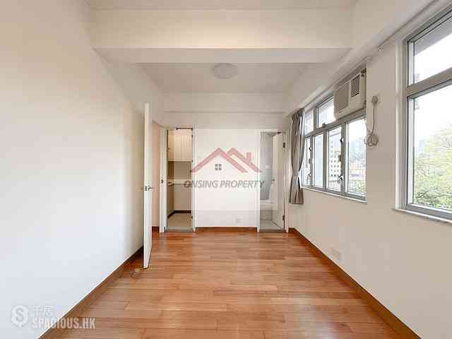 Happy Valley - Winner House 02