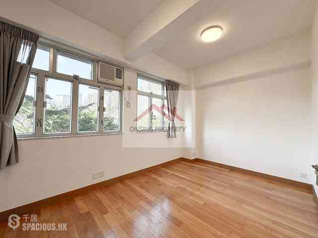 Happy Valley - Winner House 03