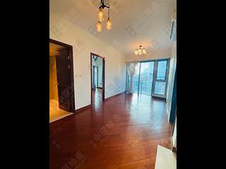 Wan Chai - The Avenue Phase 1 Block 5 02