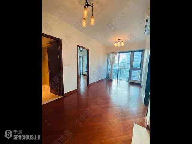 Wan Chai - The Avenue Phase 1 Block 5 02