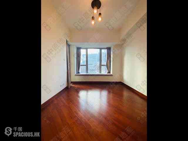 Wan Chai - The Avenue Phase 1 Block 5 05