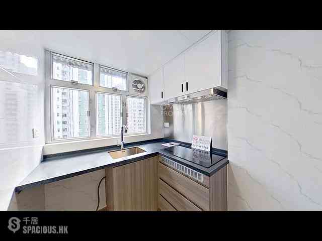 Shau Kei Wan - Pak Ling Mansions 11