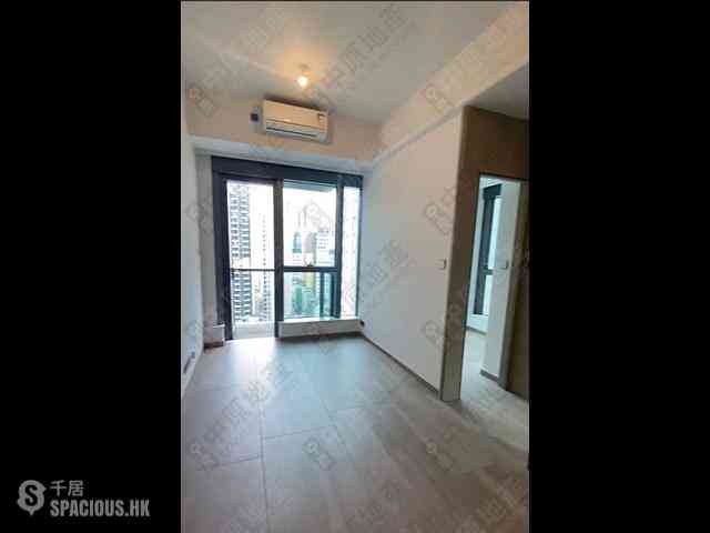 Sai Ying Pun - Two・Artlane 01