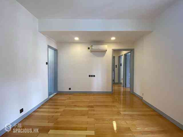 Wan Chai - Tak On Mansion 07