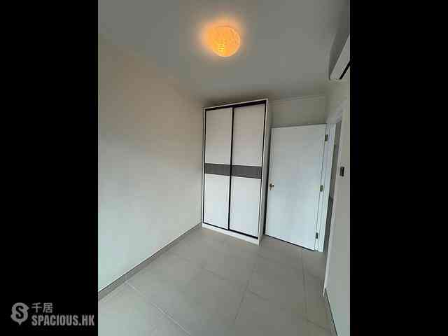 Kennedy Town - University Heights Block 2 04