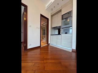 Wan Chai - The Avenue Phase 2 Block 3 04