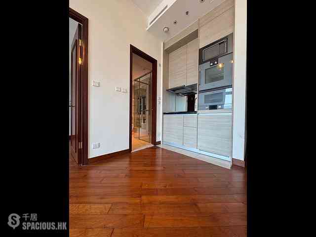 Wan Chai - The Avenue Phase 2 Block 3 04