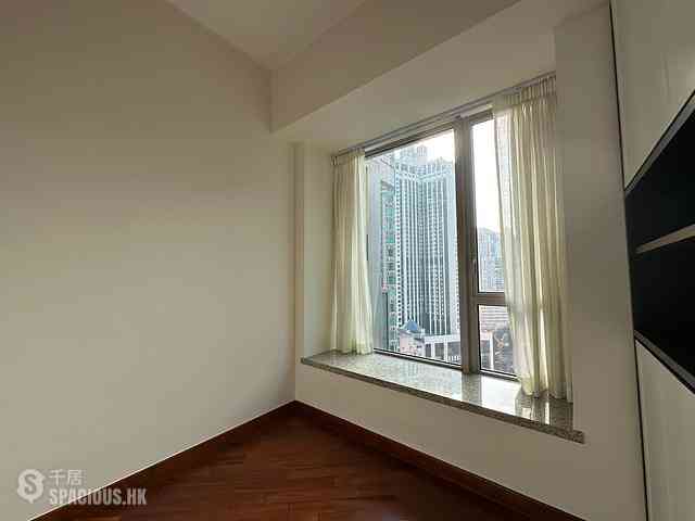 Wan Chai - The Avenue Phase 2 Block 3 03