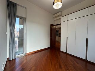 Wan Chai - The Avenue Phase 2 Block 3 04