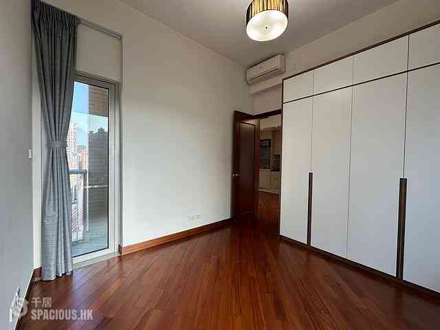 Wan Chai - The Avenue Phase 2 Block 3 04