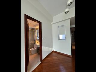 Wan Chai - The Avenue Phase 2 Block 3 05