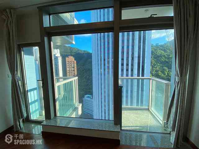 Wan Chai - The Avenue Phase 2 Block 2 02