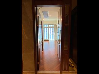 Wan Chai - The Avenue Phase 2 Block 2 03