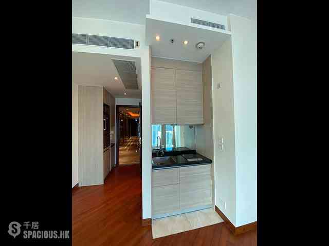 Wan Chai - The Avenue Phase 2 Block 2 04