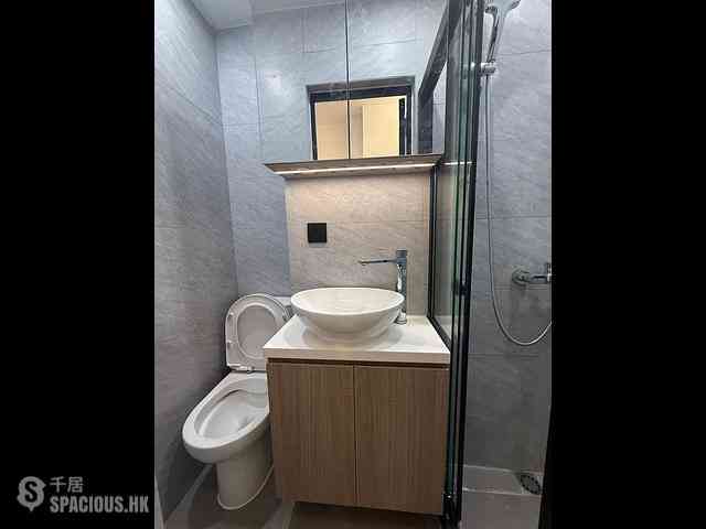 Sai Ying Pun - 203-205, Des Voeux Road West 06
