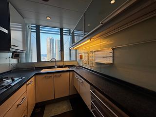 West Kowloon - The Harbourside Block 3 02