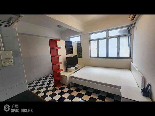 Central - Chung Shan House 01
