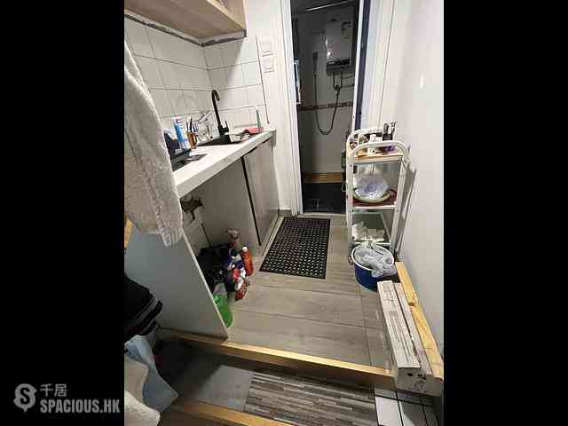 Sai Ying Pun - Wai Yuen Mansion 02