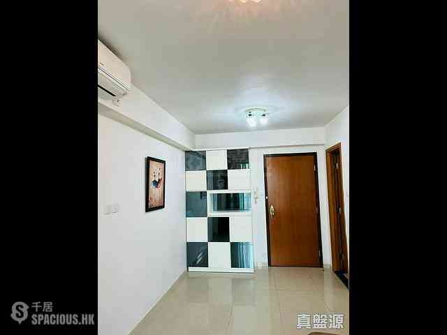 Tseung Kwan O - The Grandiose Block 3 01