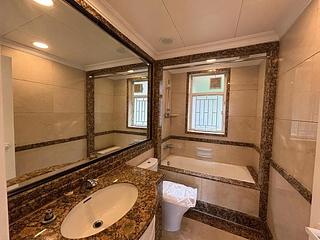 Mid Levels Central - Valverde 06