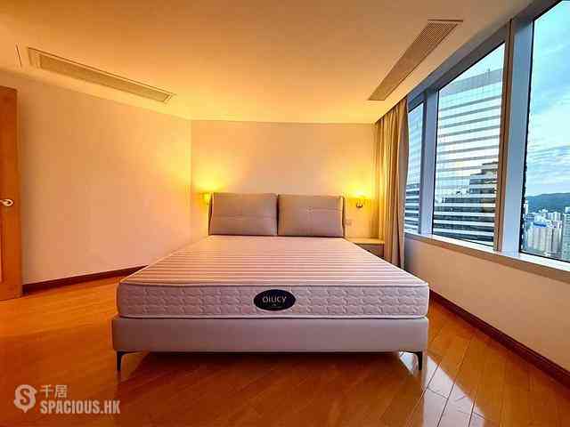 Wan Chai - Convention Plaza Apartments 01