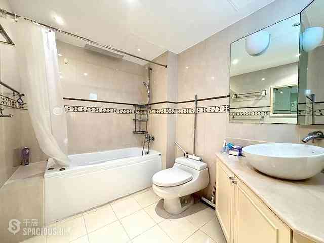Wan Chai - Convention Plaza Apartments 07
