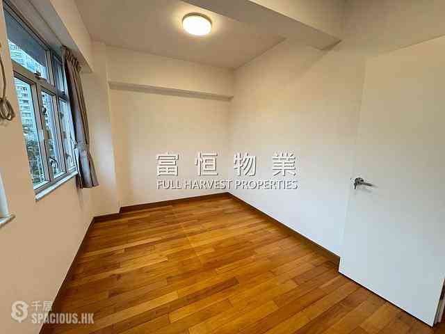 Happy Valley - Winner House 02