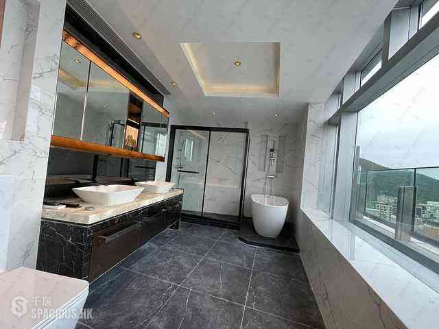 Wong Chuk Hang - Marinella Block 2 09