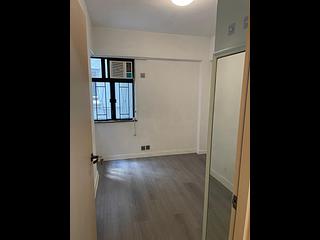 Mid Levels West - Hing Wah Mansion 04