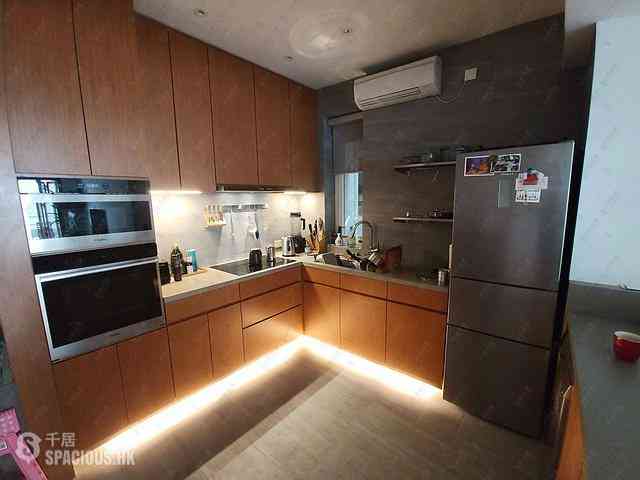 Mid Levels Central - Best View Court Block 68, Macdonnell Road 01
