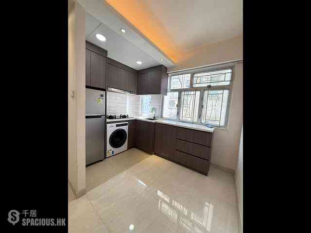 Wan Chai - Lucky House 01
