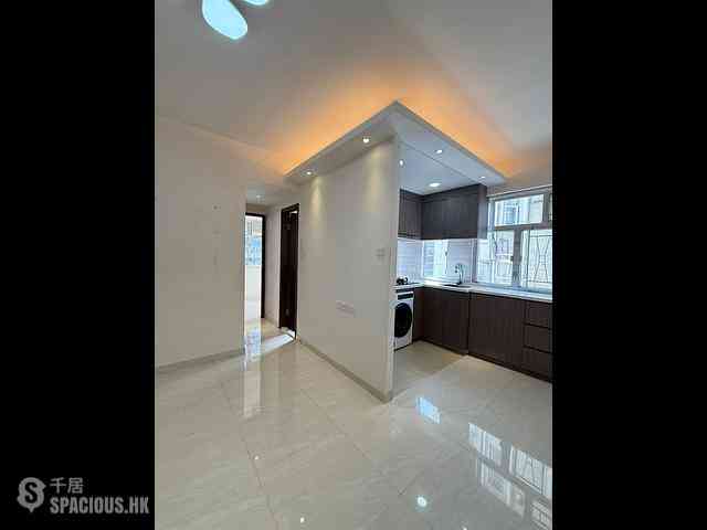 Wan Chai - Lucky House 02
