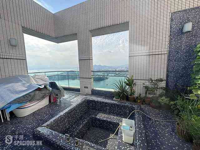 Tai Kok Tsui - The Long Beach 11