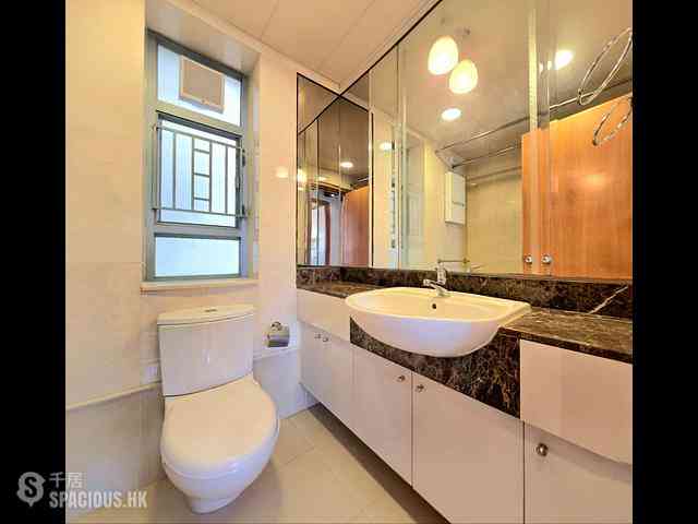 Tung Chung - Seaview Crescent 14