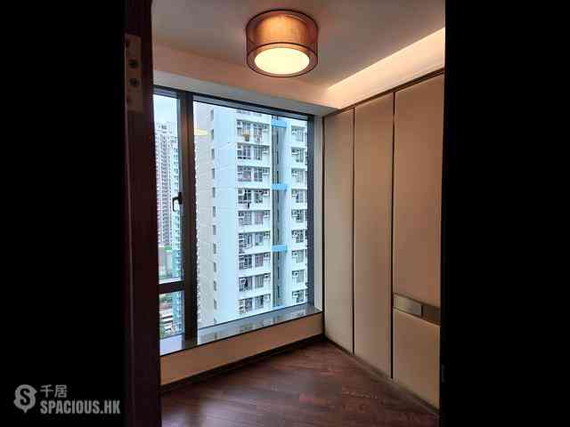 Cheung Sha Wan - The Vertex West Wing 03