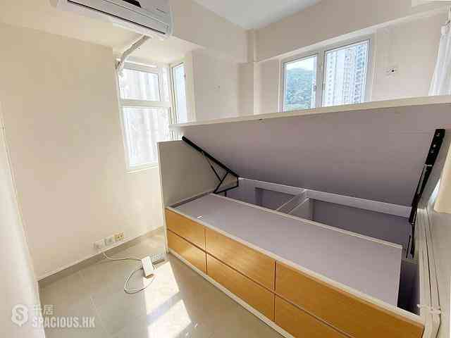 Sai Wan Ho - Lee Ga Building 06