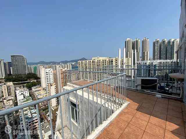 Sai Wan Ho - Lee Ga Building 01