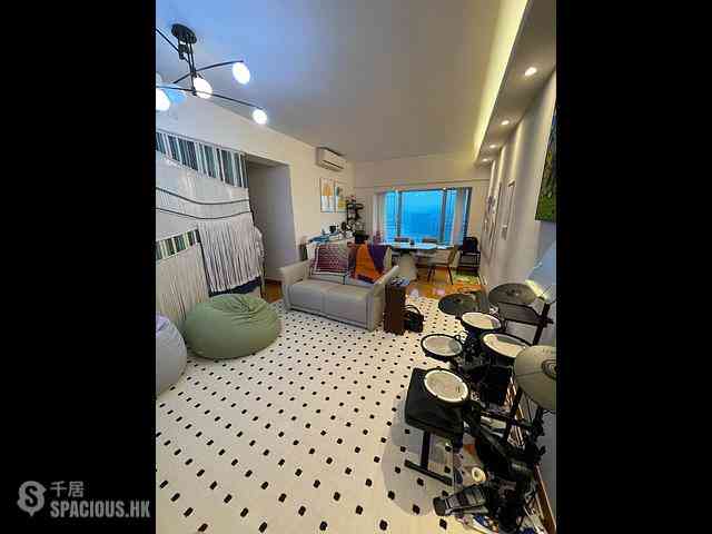 West Kowloon - Sorrento Phase 1 Block 6 01