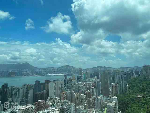 Fortress Hill - Le Sommet Block 2 02