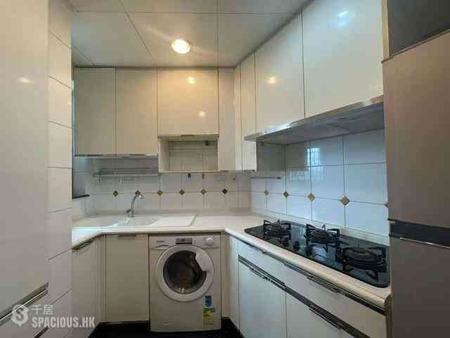 Fortress Hill - Le Sommet Block 2 04