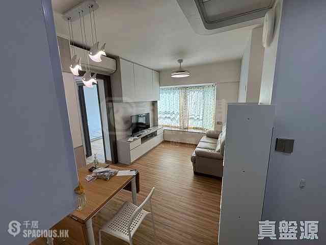 Tseung Kwan O - The Metro City Phase 2 Block 9 01