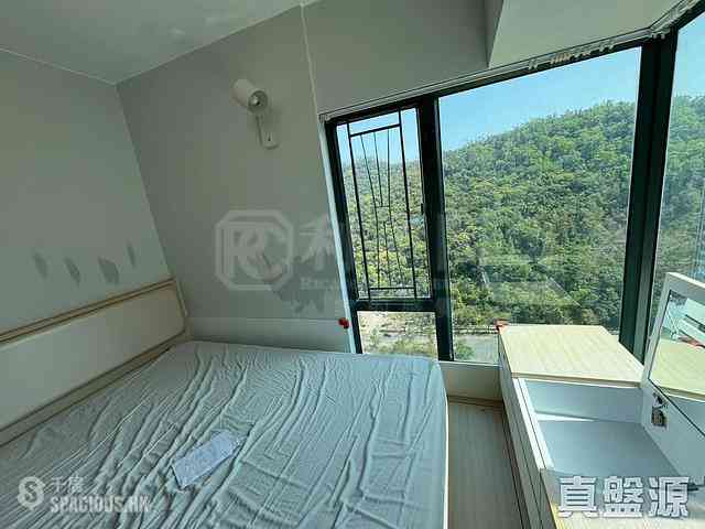 Tseung Kwan O - The Metro City Phase 2 Block 9 02