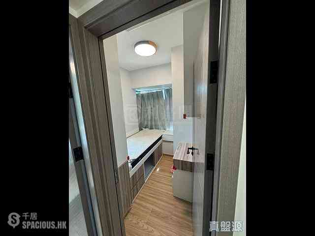 Tseung Kwan O - The Metro City Phase 2 Block 9 03