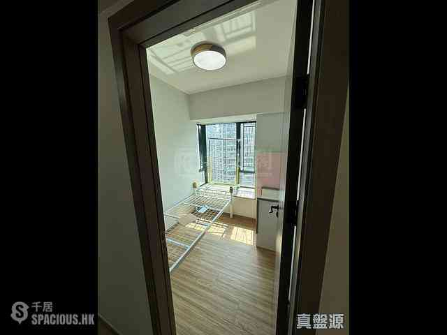 Tseung Kwan O - The Metro City Phase 2 Block 9 04