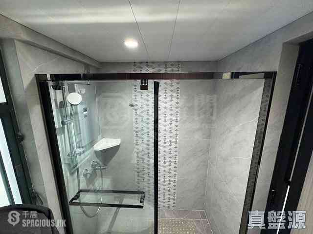 Tseung Kwan O - The Metro City Phase 2 Block 9 06