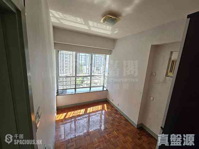Tai Po - Uptown Plaza Block 1 08