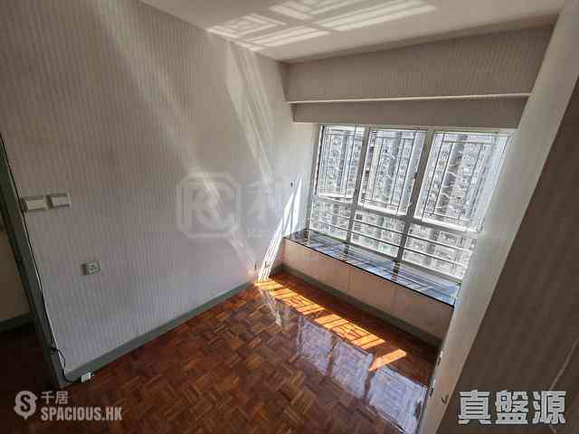 Tai Po - Uptown Plaza Block 1 13