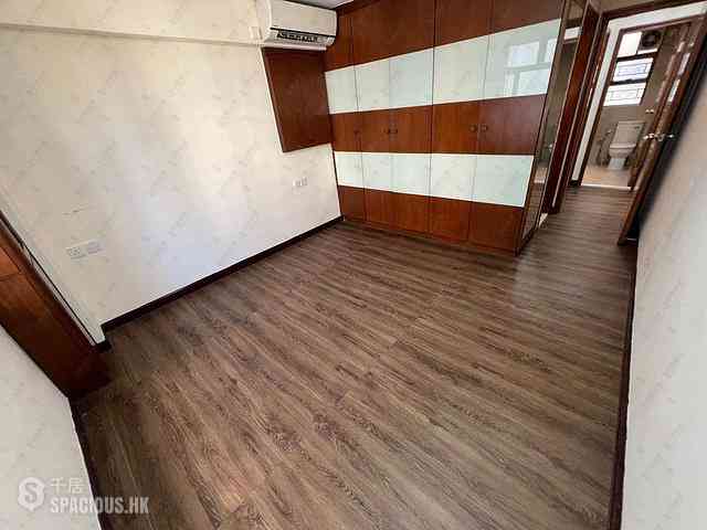 Wan Chai - Phoenix Court Block 1 04