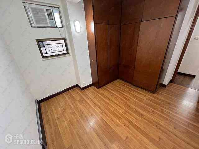 Wan Chai - Phoenix Court Block 1 06
