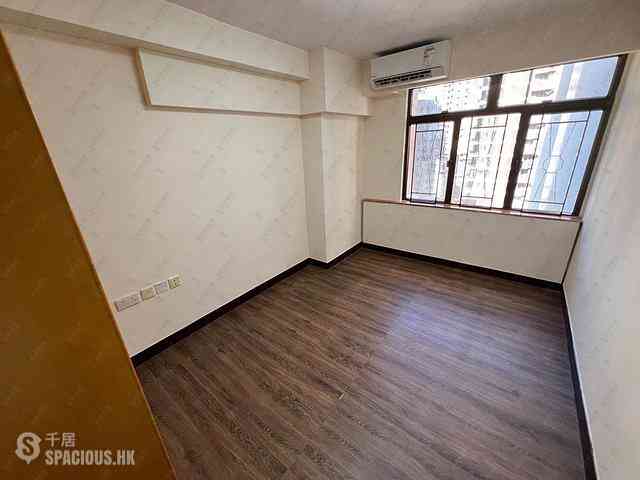 Wan Chai - Phoenix Court Block 1 13